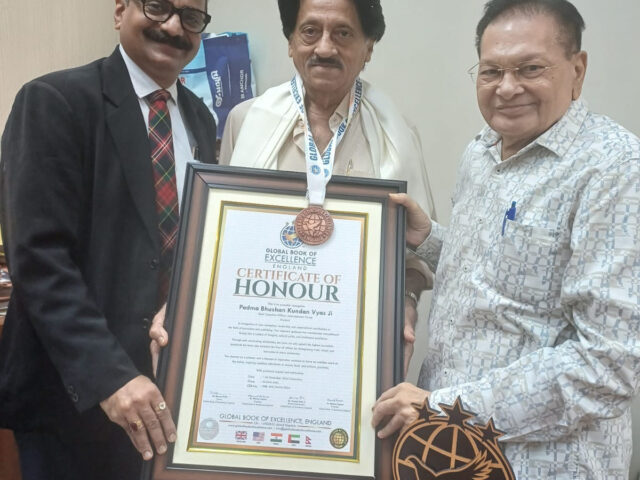 Honoring Padma Bhushan Shri Kundan Vyas ji